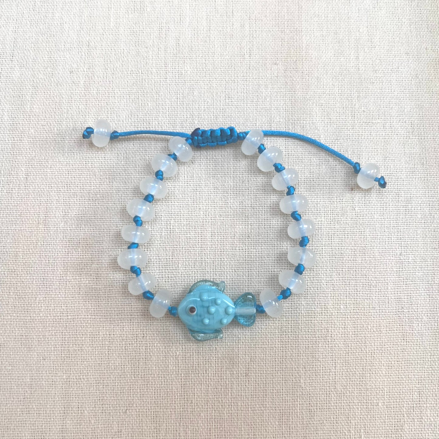 Oshie Chalchedony Fish Bracelet I