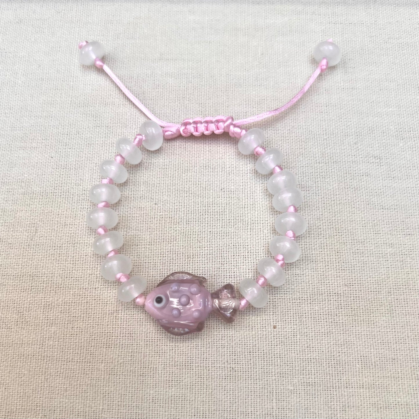 Oshie Chalchedony Fish Bracelet I
