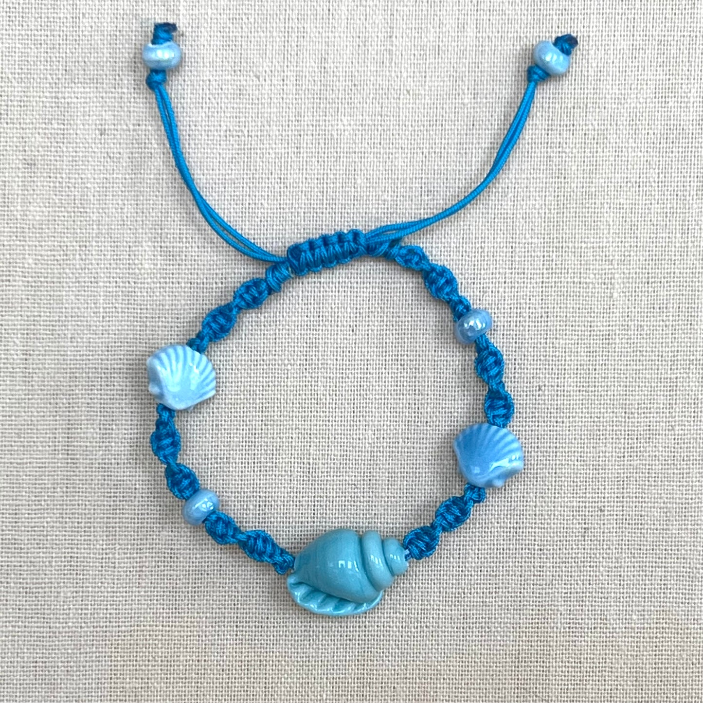 Cala Macramé Bracelet with Sea Shells
