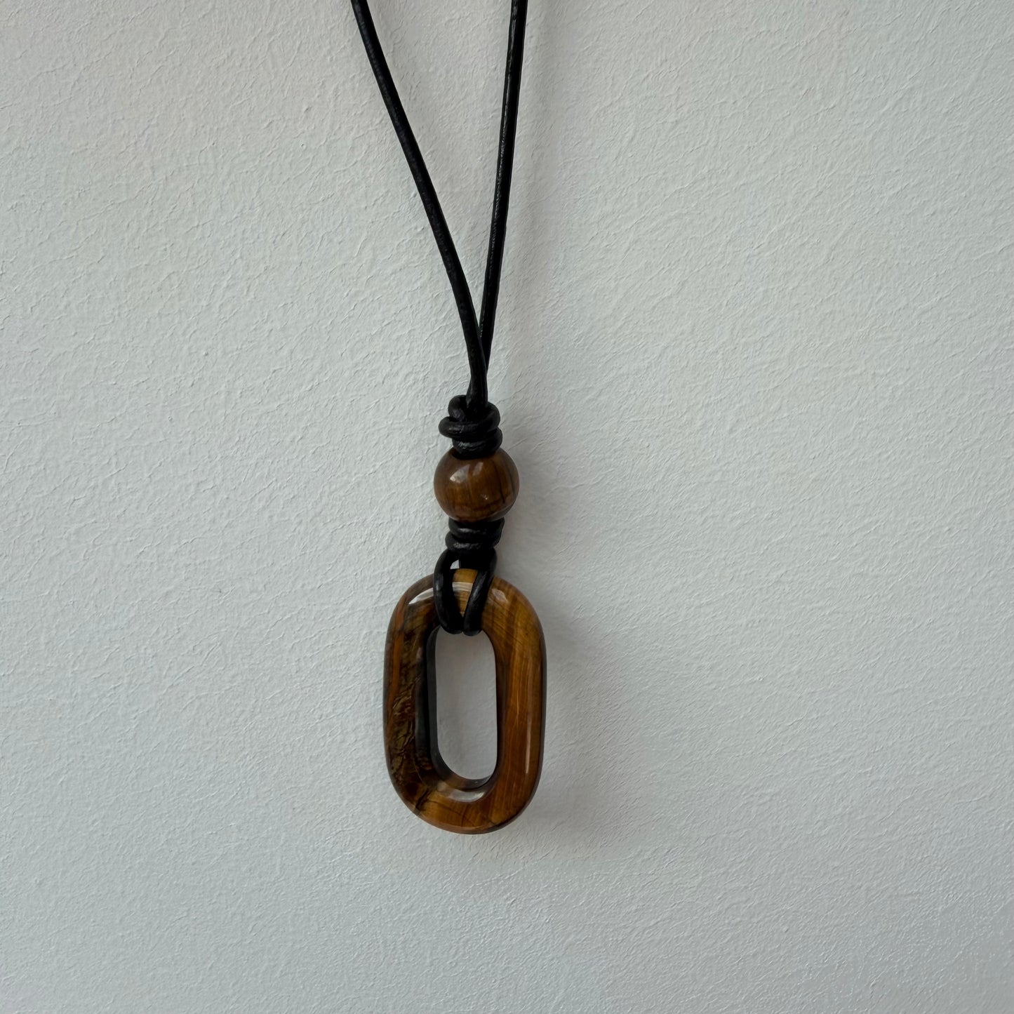 LOLA Necklace with Oval Stone Pendant